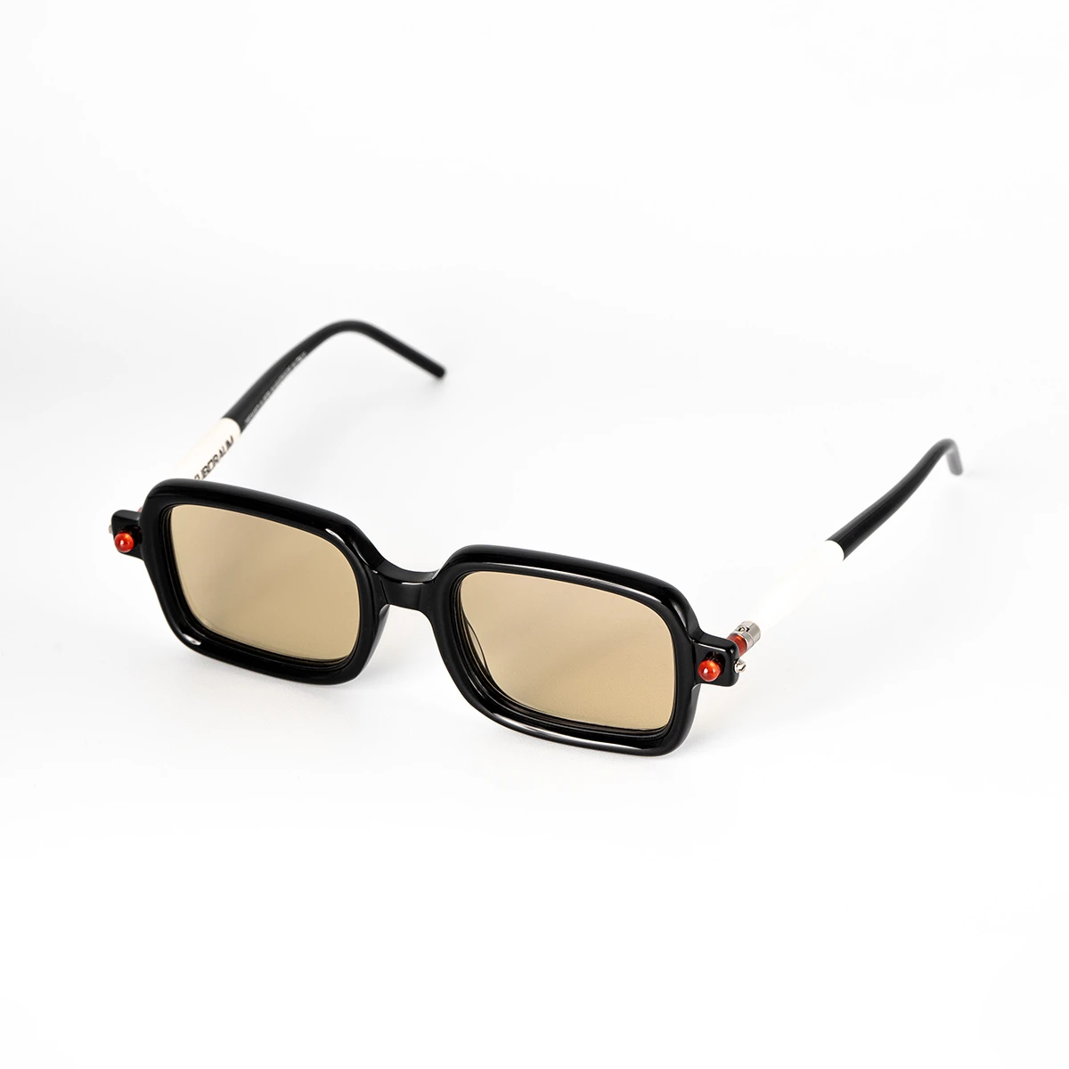 Nero lucido e rosso P2-BSR